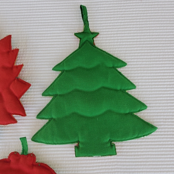 3 Christmas Potholders Vintage Tree Poinsettia Bells Cottagecore Decorative - Picture 8 of 9
